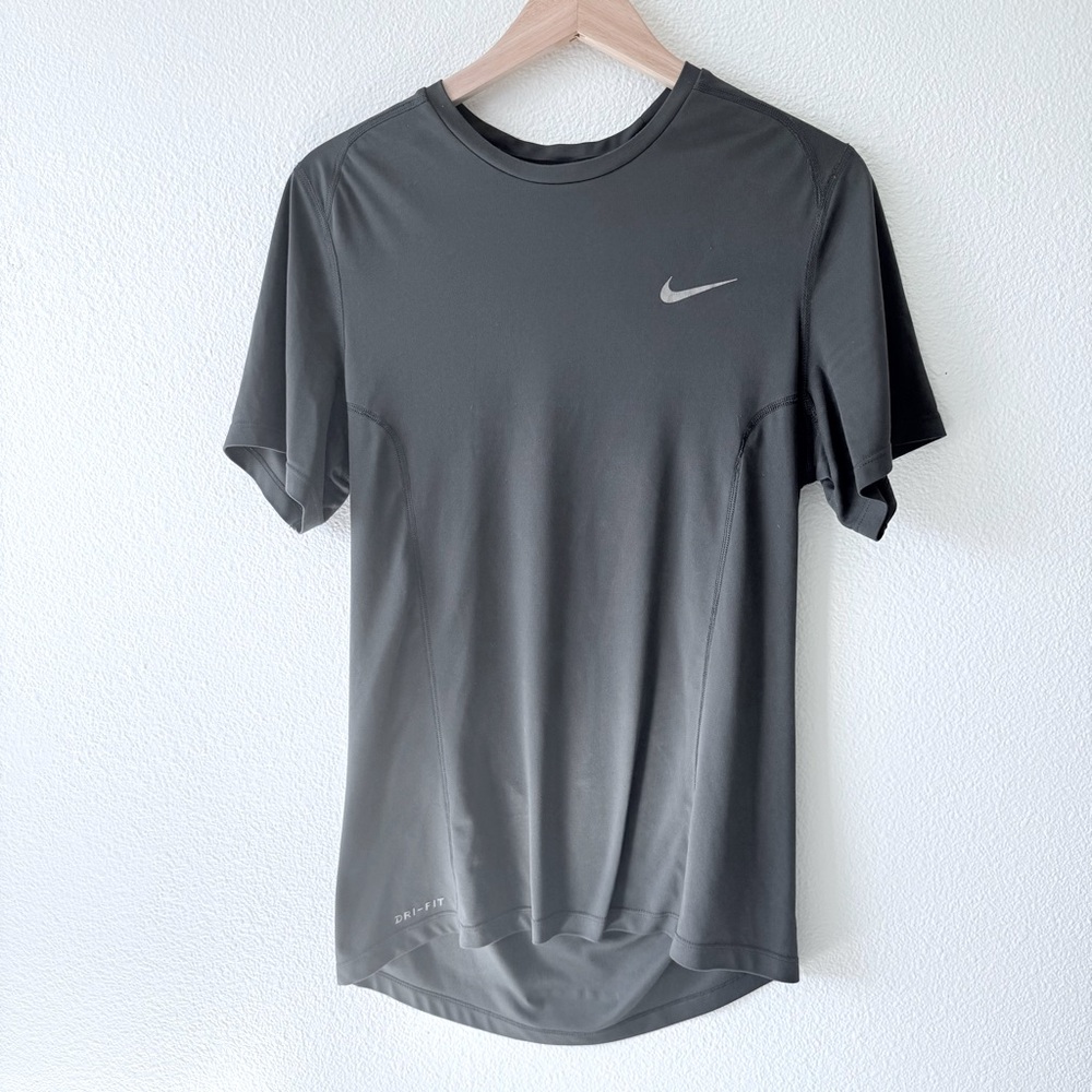 Nike Running Dri-Fit Short Sleeve Gray Soft Tee Shirt-Men’s Size Small